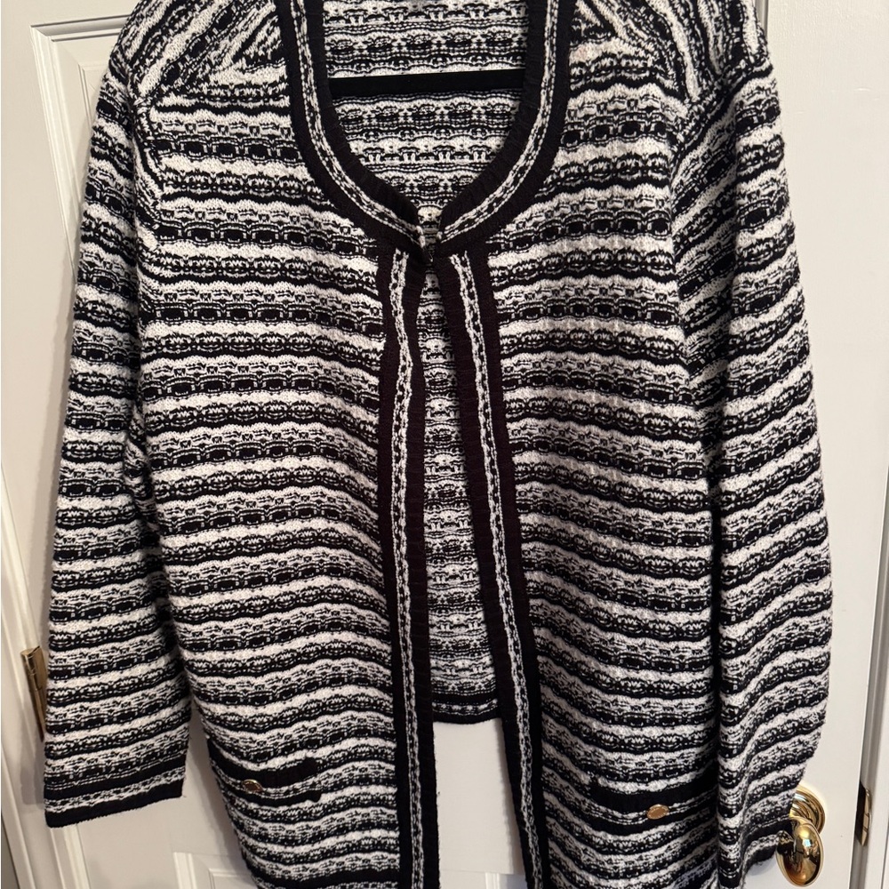 Anne Klein Black and White Cardigan Sweater with V-neck and Striped Pattern